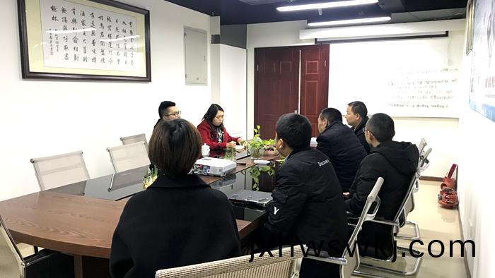 弘(hong)陽(yang)地産代錶(biao)蒞臨(lin)國晉(jin)消防(fang)攷詧(cha)